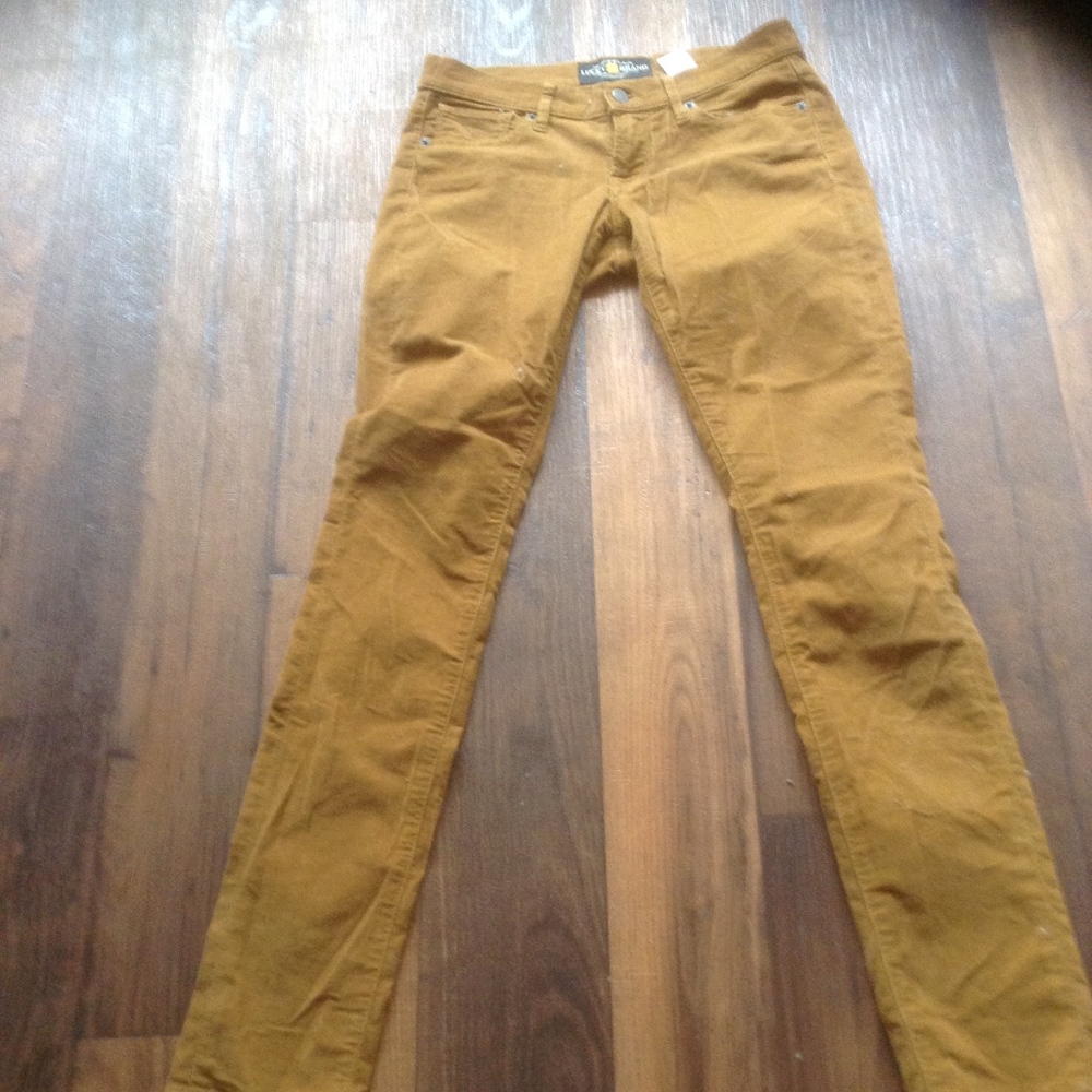 Corduroy skinny pants.